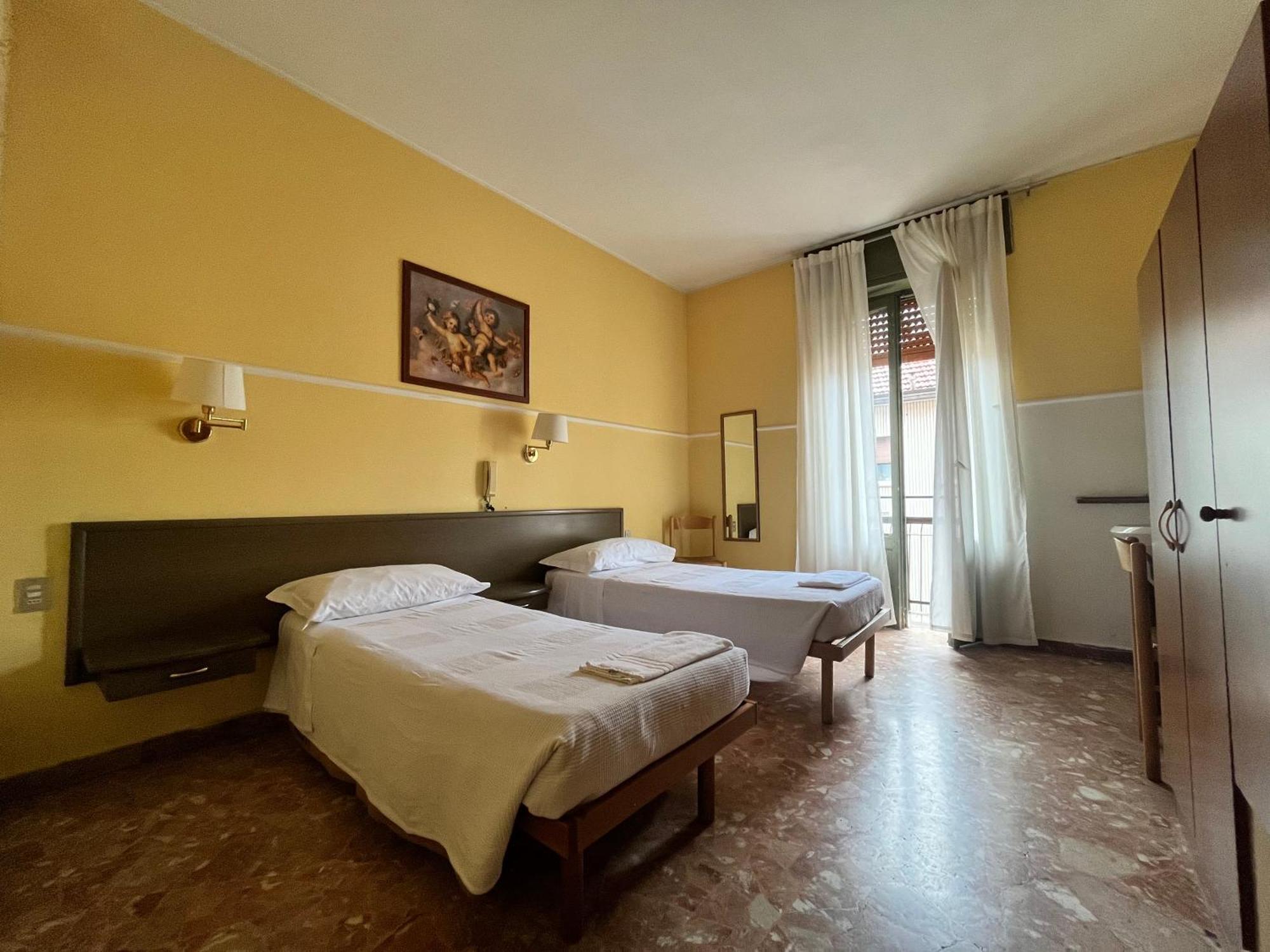 Hotel Parini Cesano Boscone Dış mekan fotoğraf