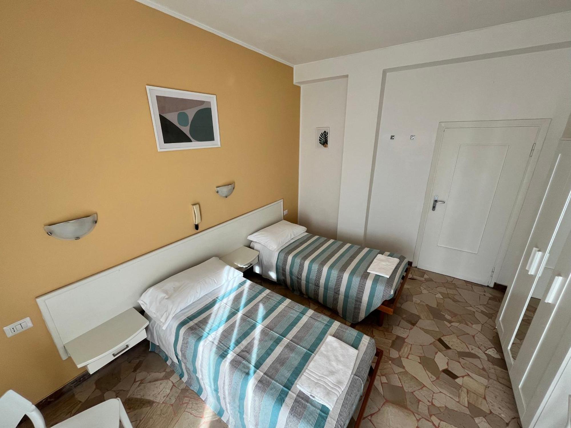 Hotel Parini Cesano Boscone Dış mekan fotoğraf